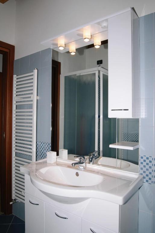 Residence Mirena - Rebomaholidays Tignale Bilik gambar